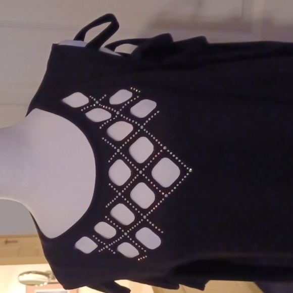 💙🏍Elegant Black Pickaboo Sleeve Top - Picture 5 of 12